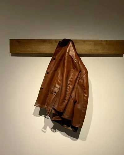 Lightweight windbreaker