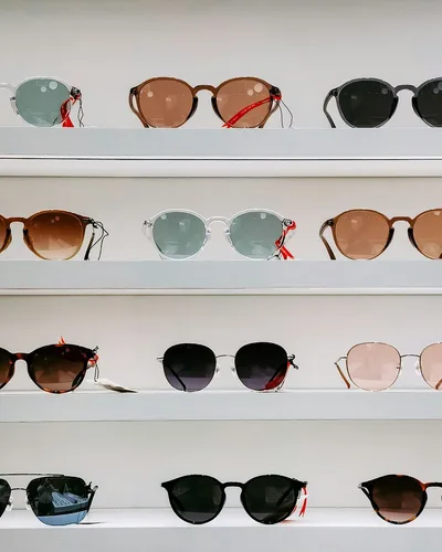 Sunglasses style aviator