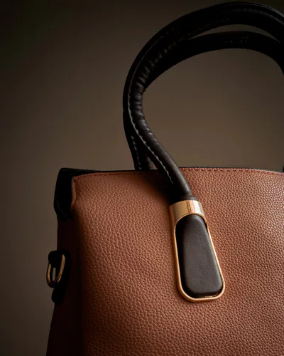 Small shoulder bag