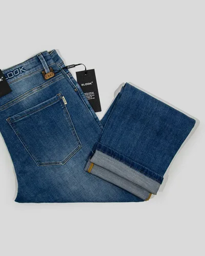 '90s mom jeans